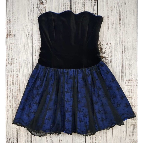 Vtg 80s Laura Ashley Velvet and Lace Strapless Scallop Cocktail‎ Dress Size 10 - Picture 1 of 4